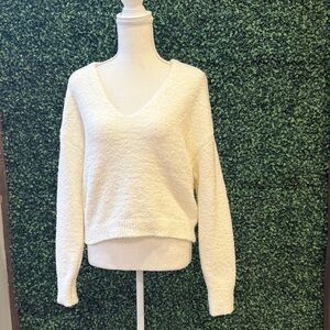 Abercrombie & Fitch Cream V-Neck Sweater
